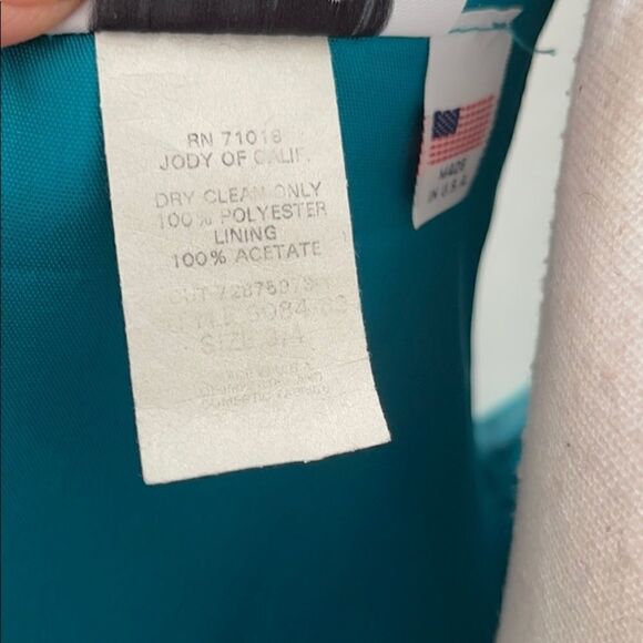 JodyāCaliforniaāTealĀ ShadeāSatināSilkāDressāSizeā3/4 - Picture 7 of 7
